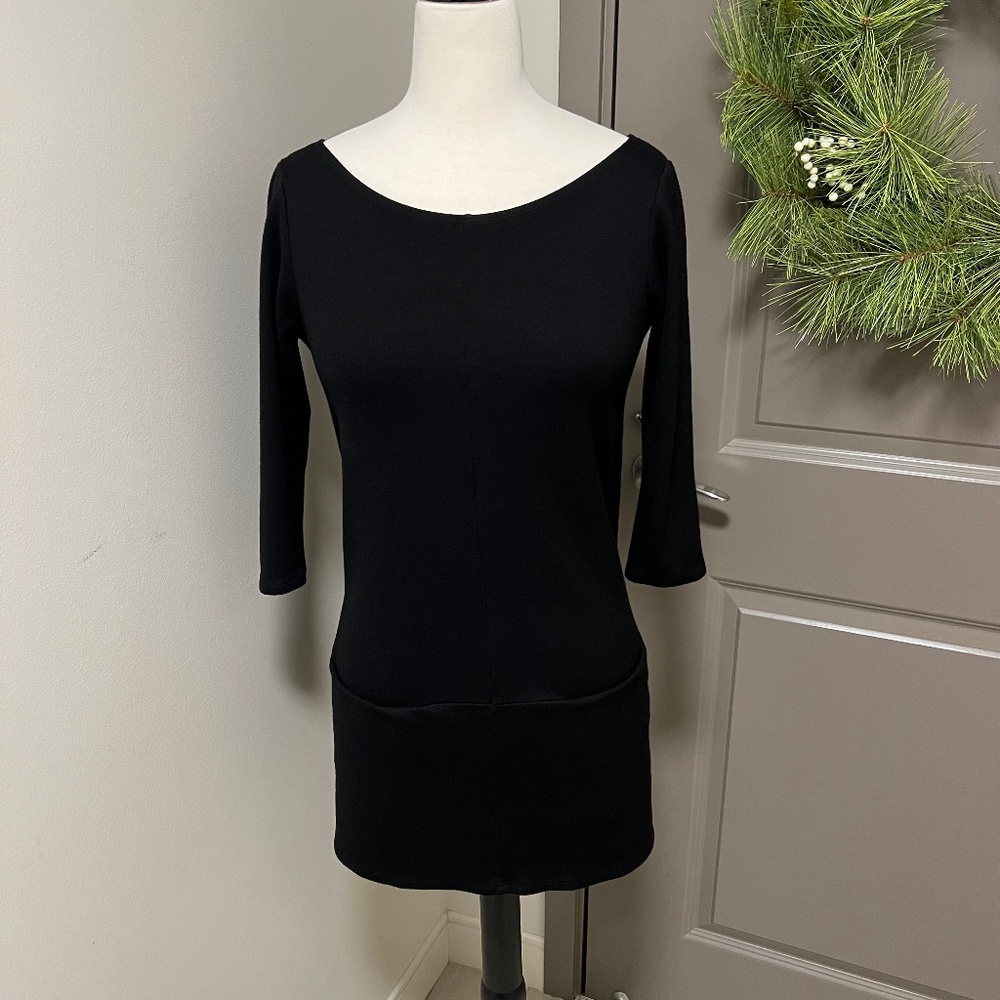 Fighting Eel Sheath Dress, Size XS, in Black